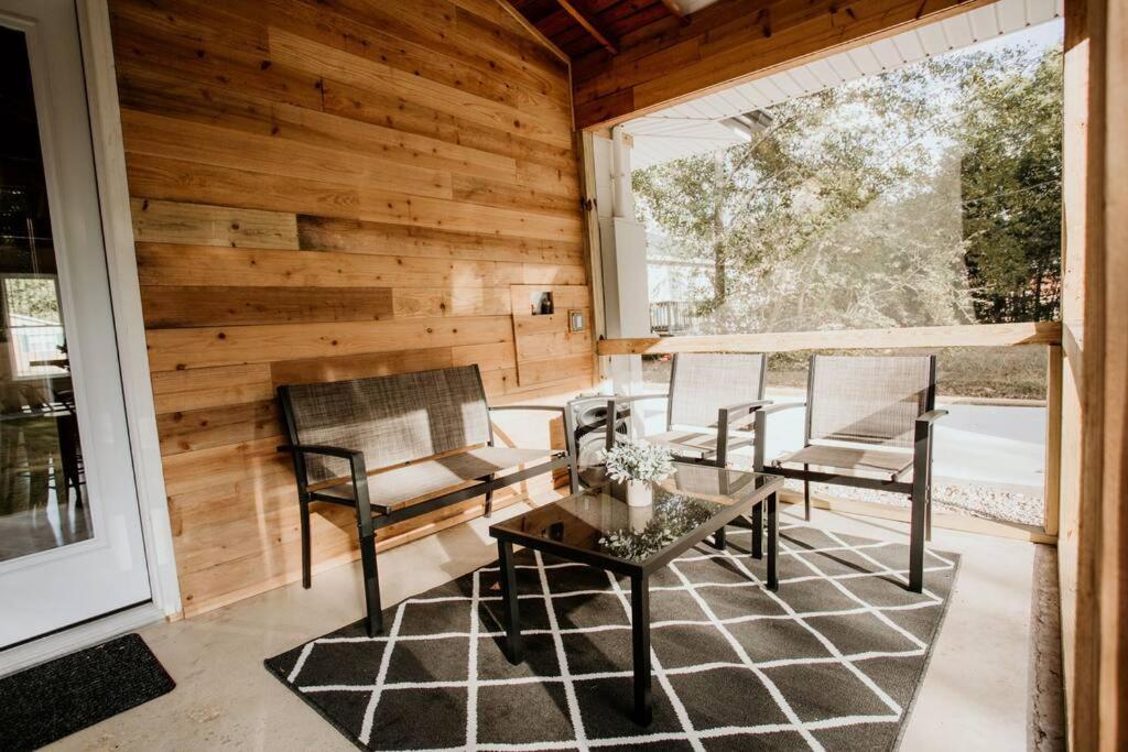 The Turquoise Door Modern Rustic In Town Of Lexington Villa Bagian luar foto